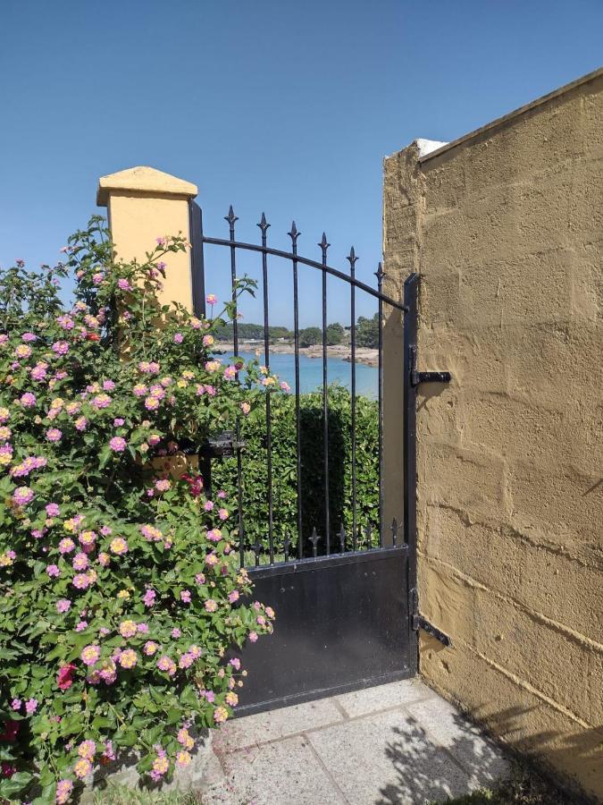 Casa Con Jardin En Primera Linea De Playa او غروف المظهر الخارجي الصورة